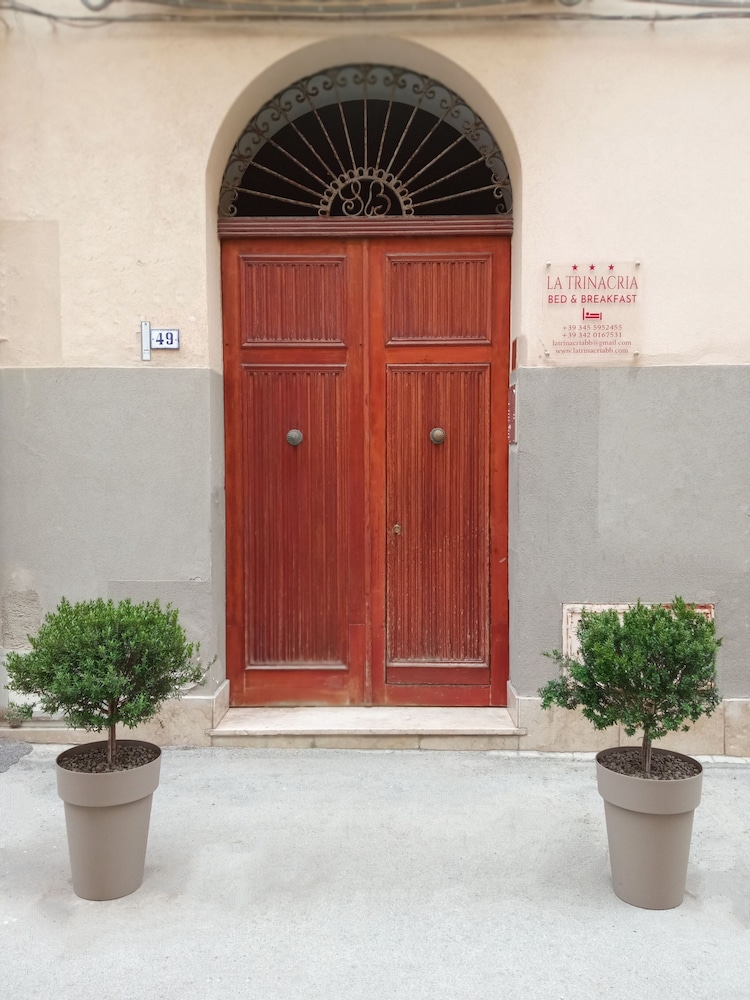 La Trinacria Rooms