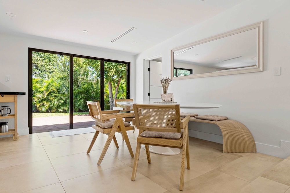 Casa Siesta Modern by Design District Hot Tub
