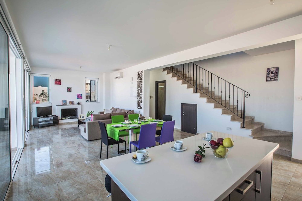 Protaras Pearl Pe16