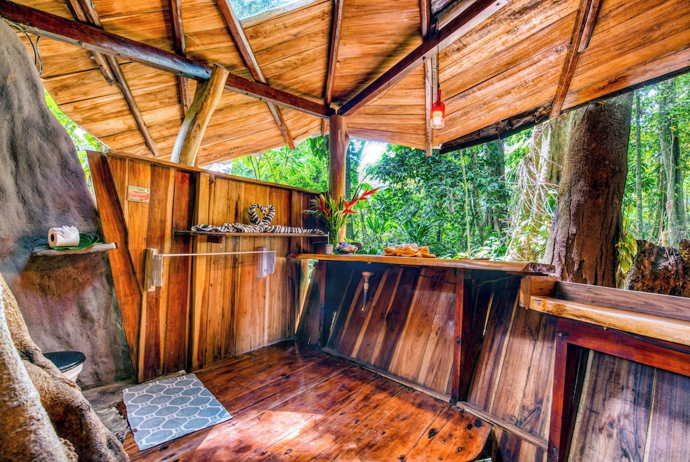 Tree House Beachfront Lodge