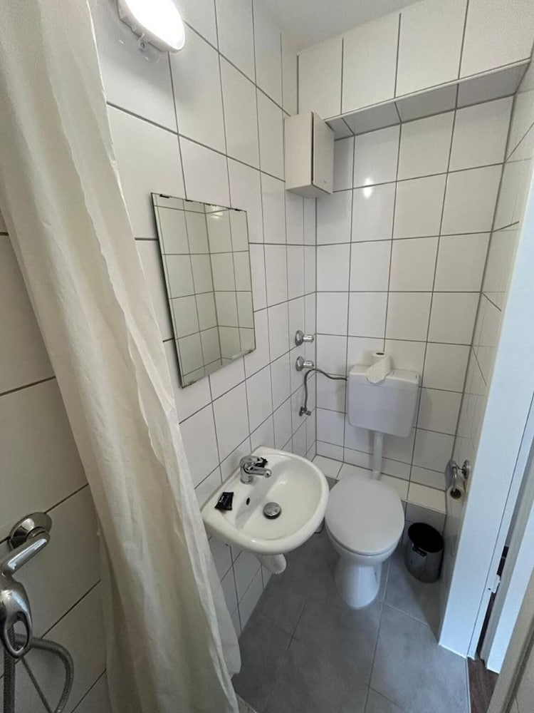 2-Rent Group Hostel Apartments SEN14