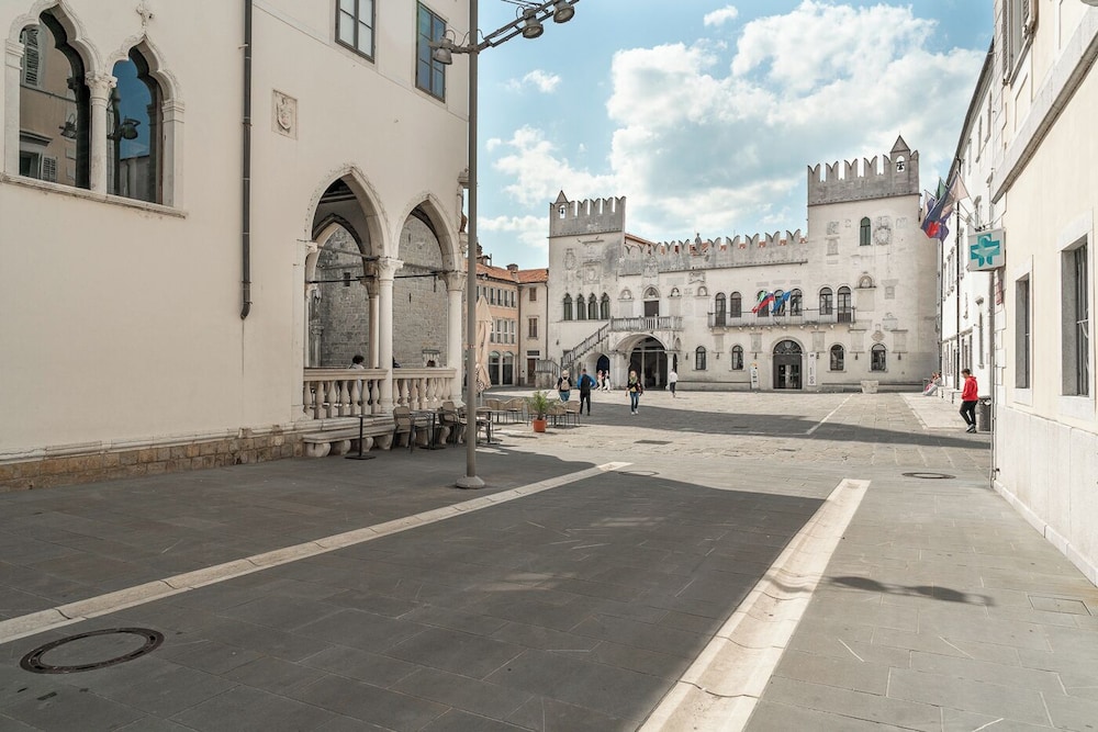 Apartment del Bello