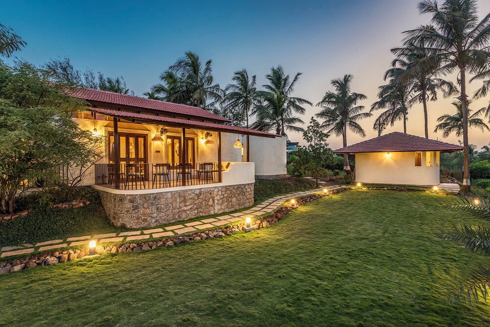 Cosmicstays Joshet Farmstay