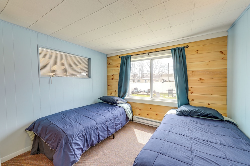 Walk to OOB Pier: Family-friendly Home w/ Hot Tub!