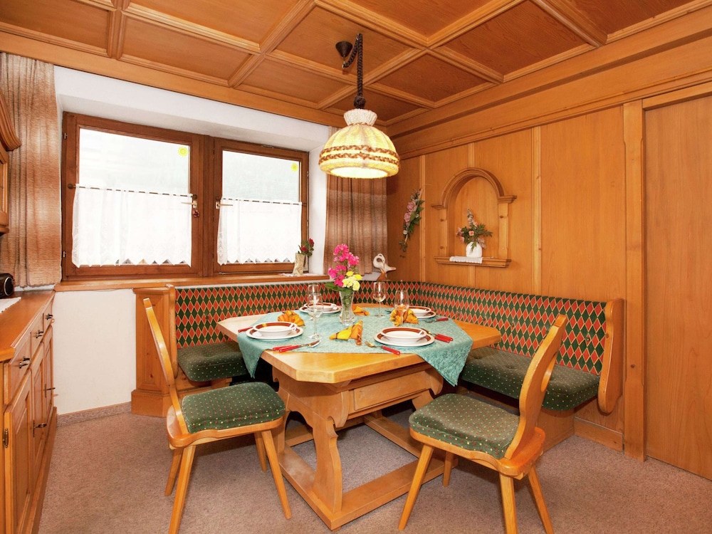 Apartment in Pettneu Near St. Anton Ski Slopes view 4