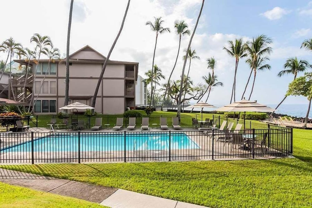 Private Ground Floor Corner Unit - AC & Hawaiian Ocean Views - Vrkcv