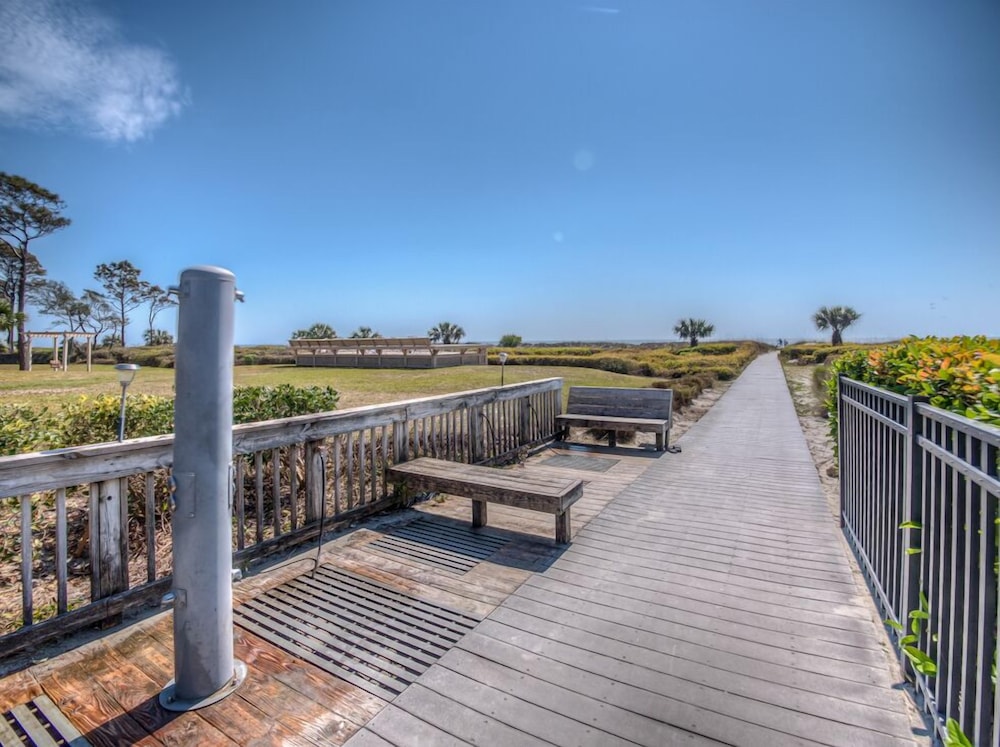 Seaside Villas by by Hilton Head Retreats view 2