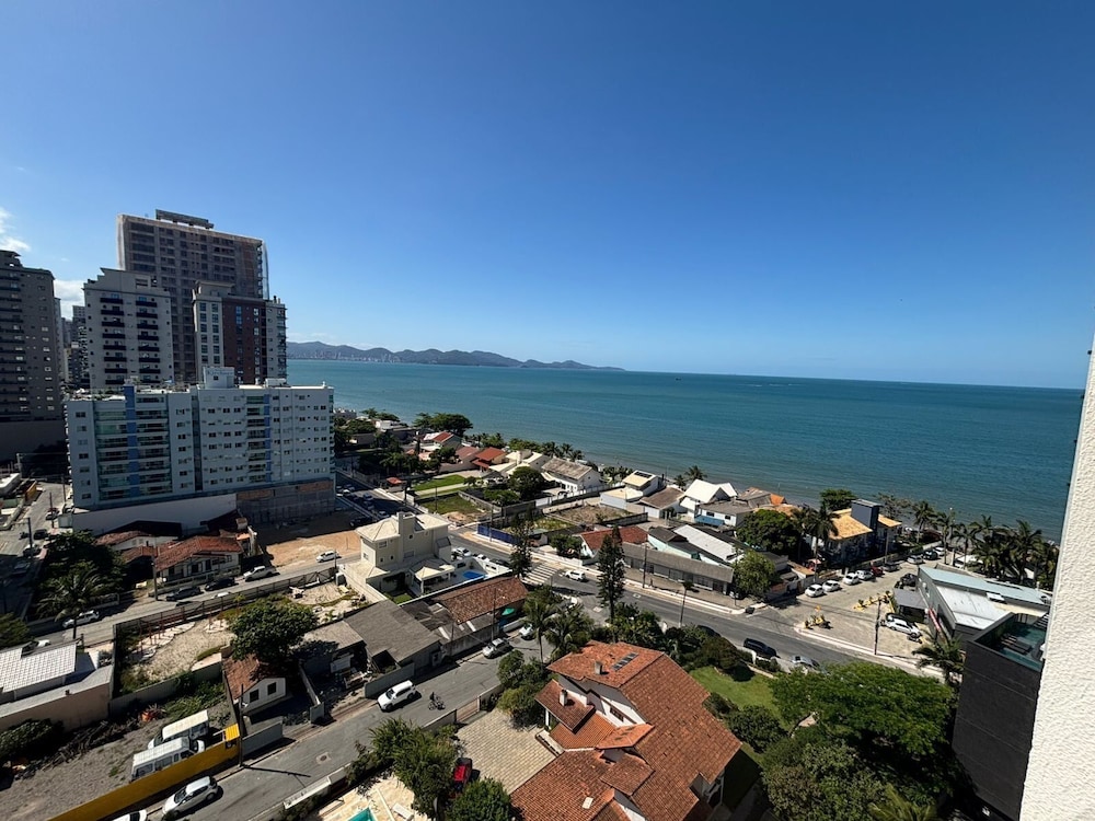 Partial Ocean View Apt w/ Barbecue Grill Axp1301