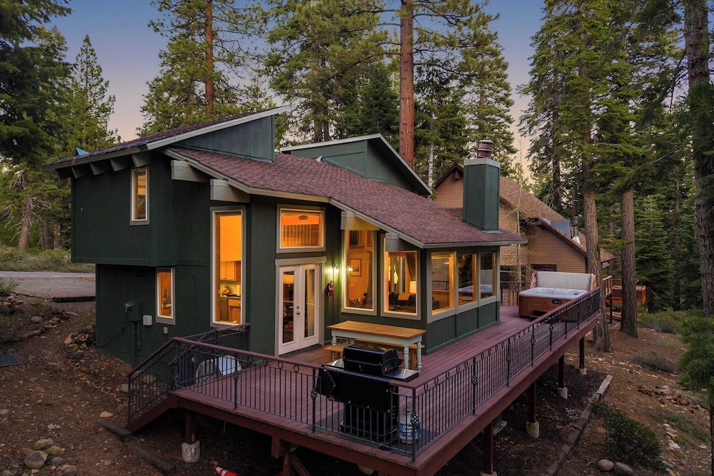 Year-round Tahoe Escape With Hot Tub & Outdoor Dining Timberline Haven by Avantstay