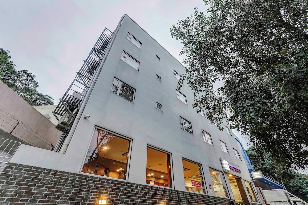 Season 4 Residences Near US consulate