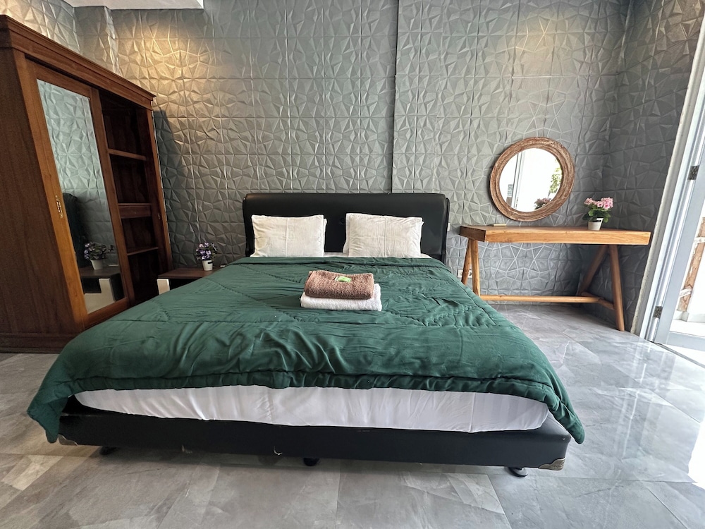 Sky Apartments And Suites