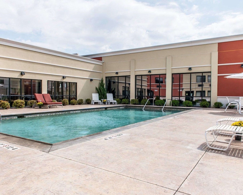 Mattoon Vacations - Quality Inn  Suites - Property Image 10