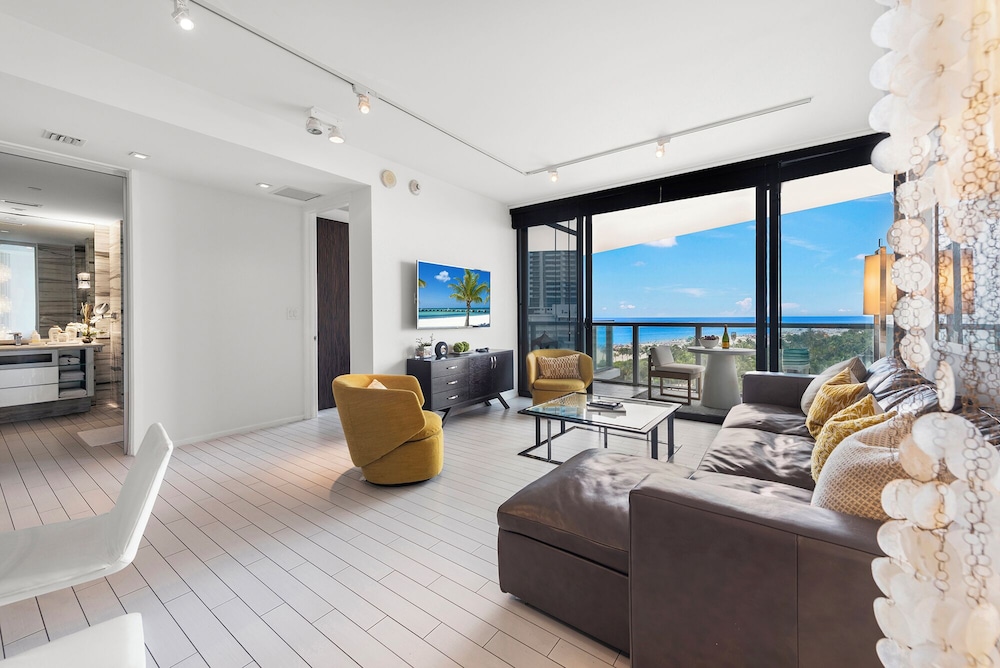 Luxury Vacation Rentals in South Beach by LRMB