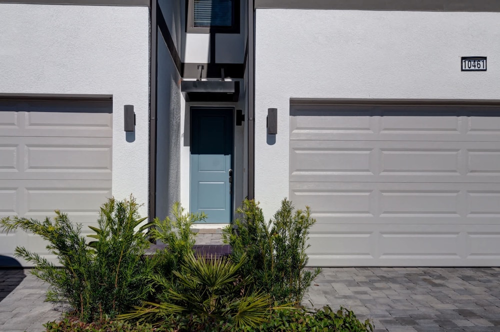 Amazing 5BD Family Townhouse at Paradiso Grande