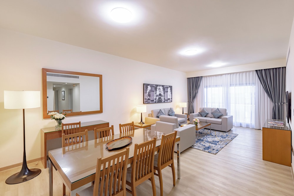 Golden Sands 10 Hotel Apartments