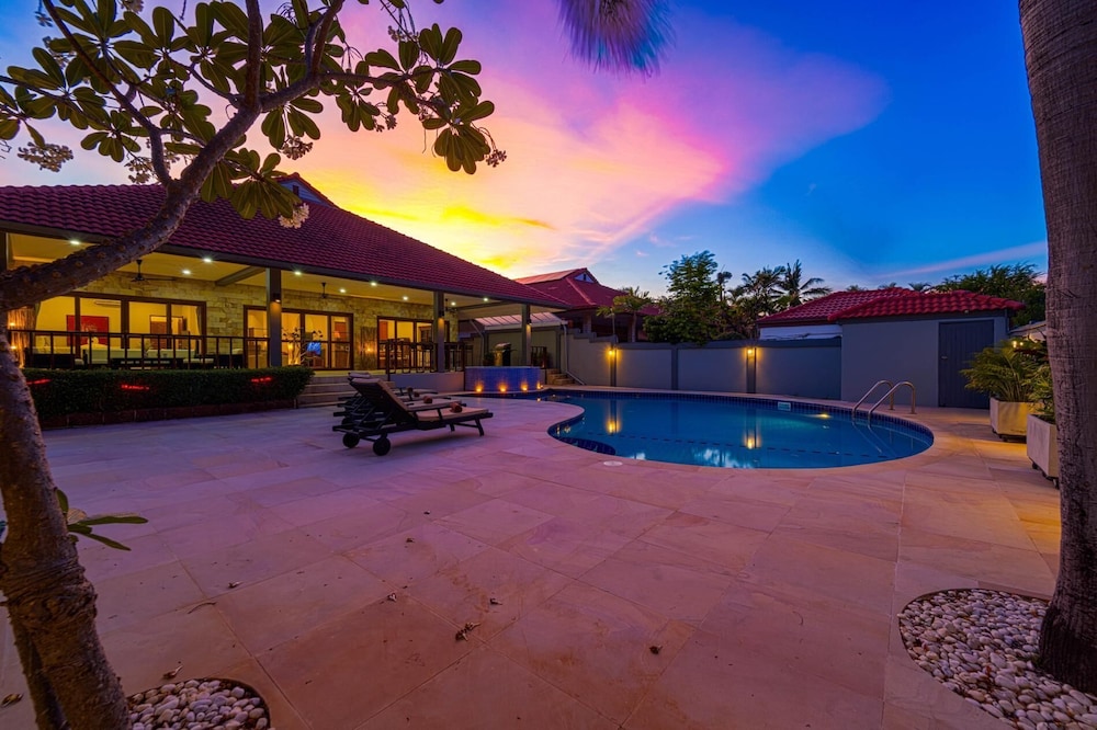 Lovely 3BR Villa in good Location CV3MA