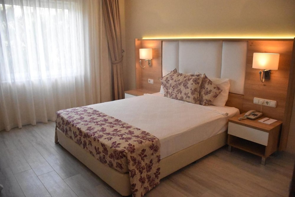 Royal Garden Beach Hotel - All Inclusive