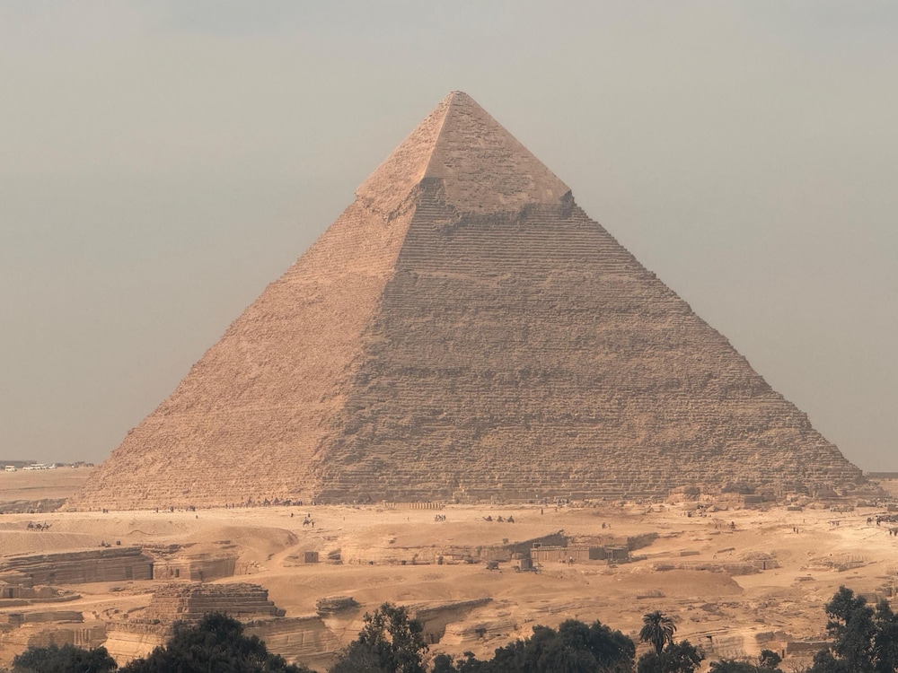 Topaz Pyramids view inn