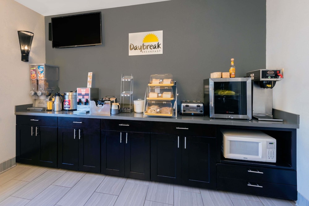 Hotel 1550 - Property Image 7