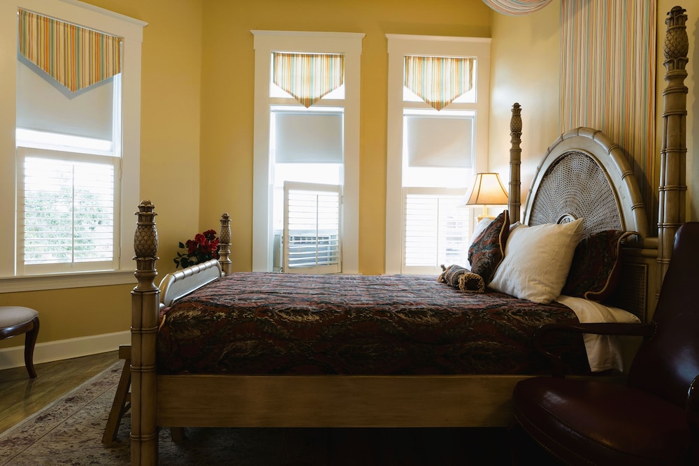 Oak Tree Hotel