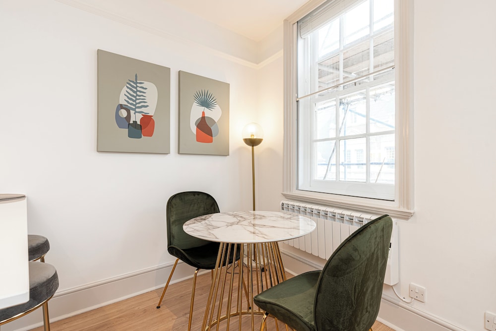 JOIVY Stylish 1 bed flats in Soho
