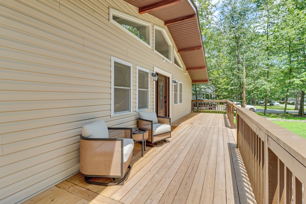 Pool + Lake Access, Yard: Poconos Family Getaway