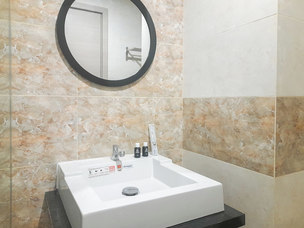 Tranquil And Modern Studio At Mataram City Apartment, Ngaglik - 13