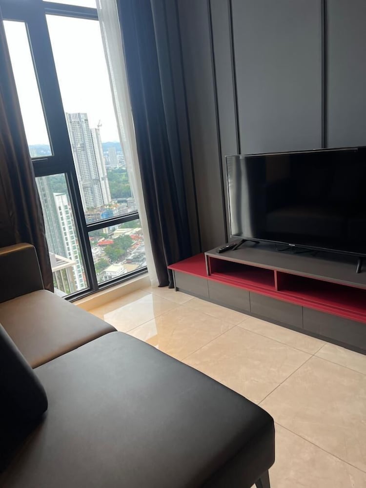 Crystal Suites At Axon Residence
