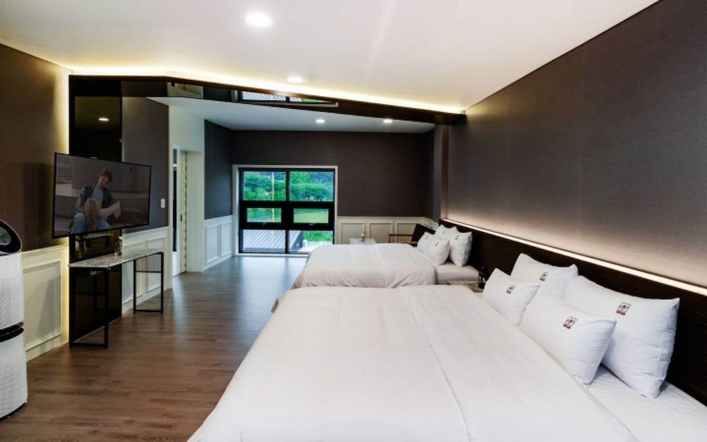 Hapcheon Ylang Ylang Pool Villa view 5