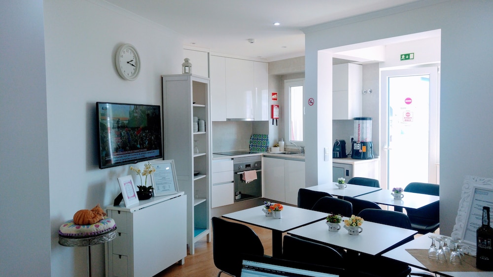 Lisbon Terrace Suites Apartment for Large Groups with Amazing Terrace