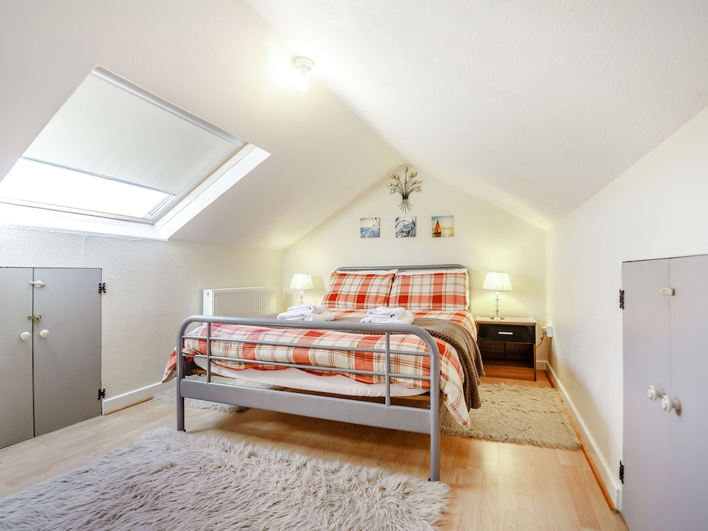 7 Dolydd Terrace