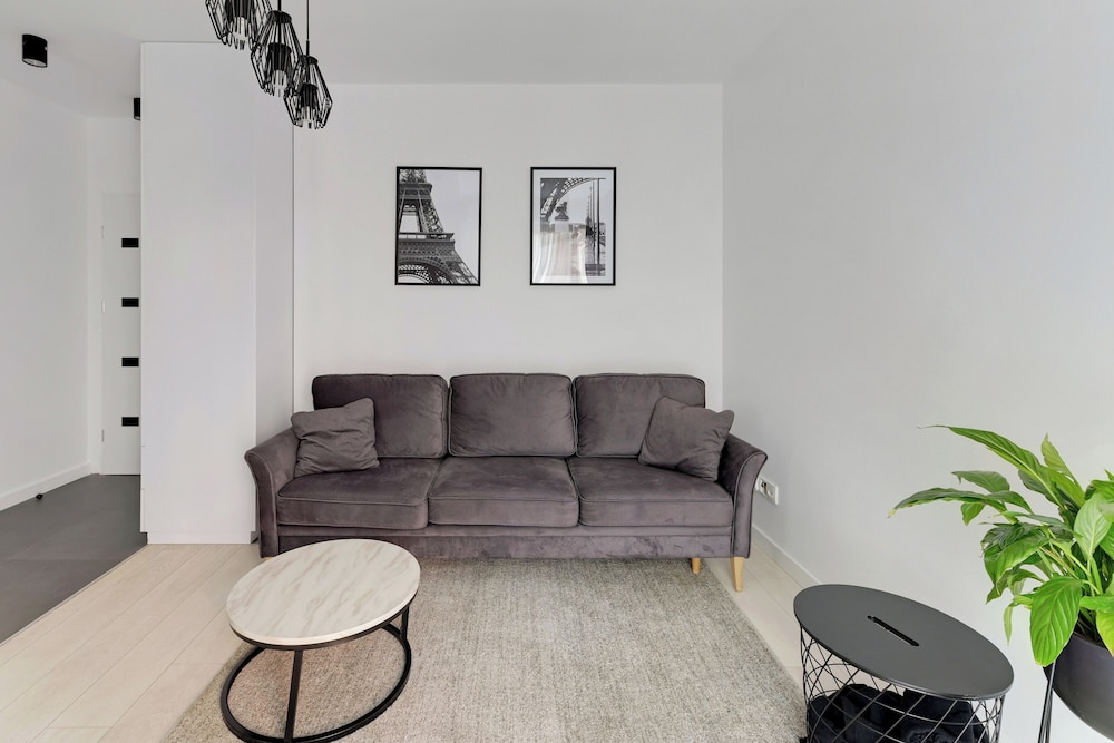 Aura - Riverside & Parking by Downtown Apartments