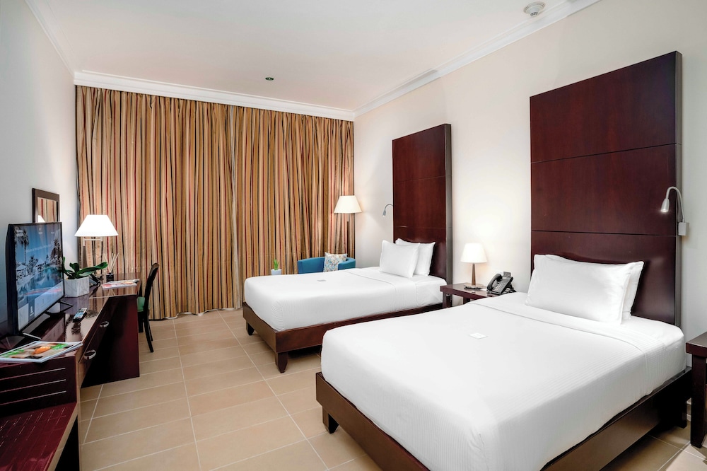 Abu Dhabi Vacations - Metropolitan Al Mafraq Hotel - Property Image 22