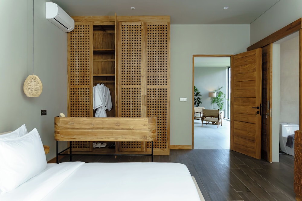 AMO Residences
