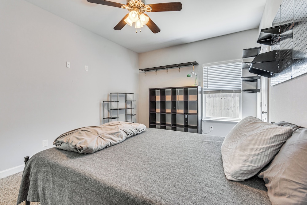 Military-friendly Home Near Navarre Beach & Base!