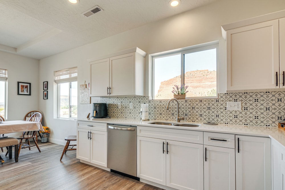 Stunning Red Rock Views! Kanab Home By Natl Parks