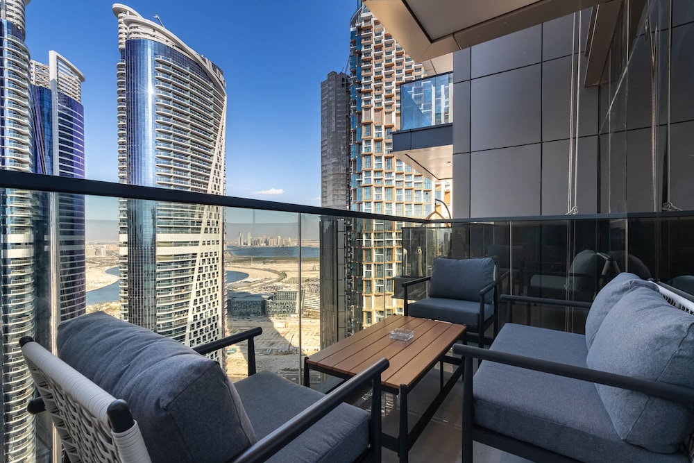 Luxurious 3Br Apt in Nobles Tower Full Burj View