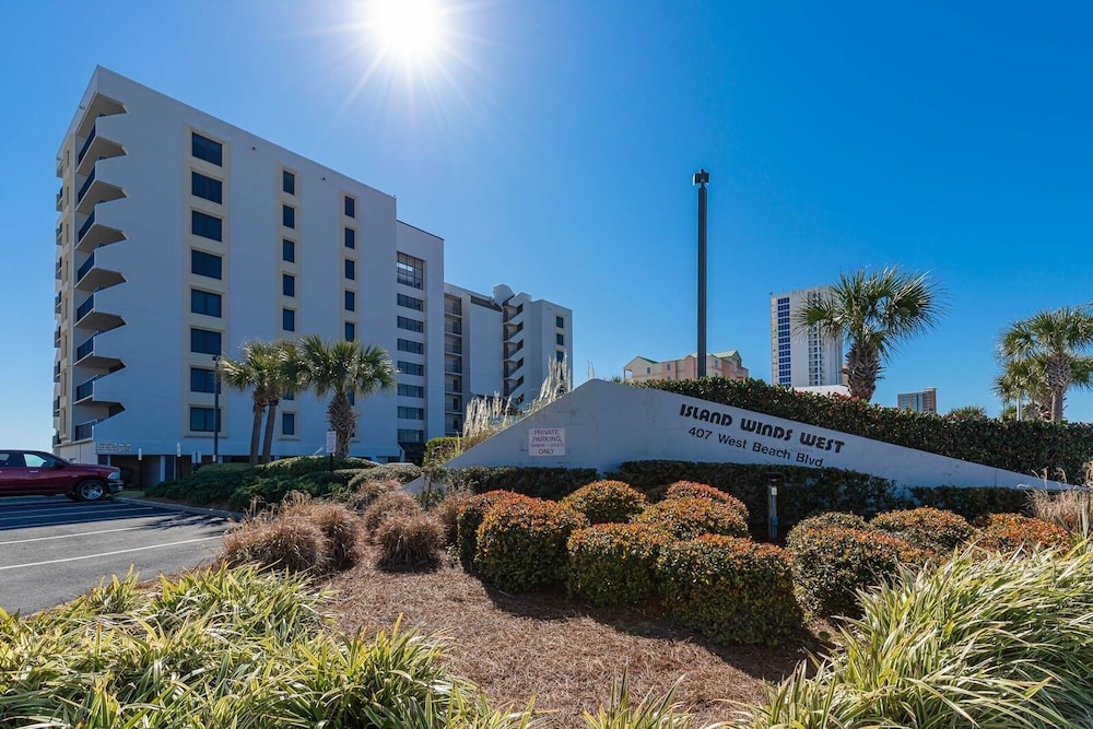 Island Winds West 876 1 Bedroom Condo