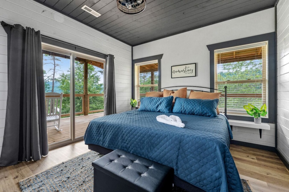 Summit Luxe Resort
