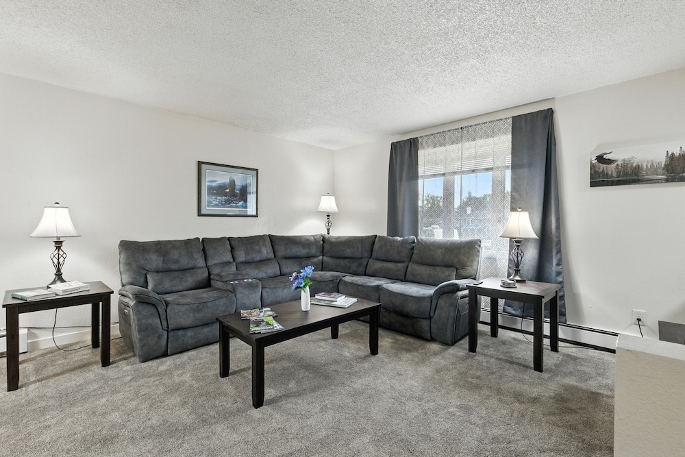 Anchorage 5br Retreat Hikes, City & Comfort 5 Bedroom Home