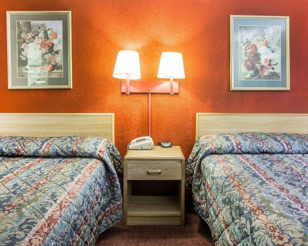 Econo Lodge Jonesboro - Atlanta South view 5