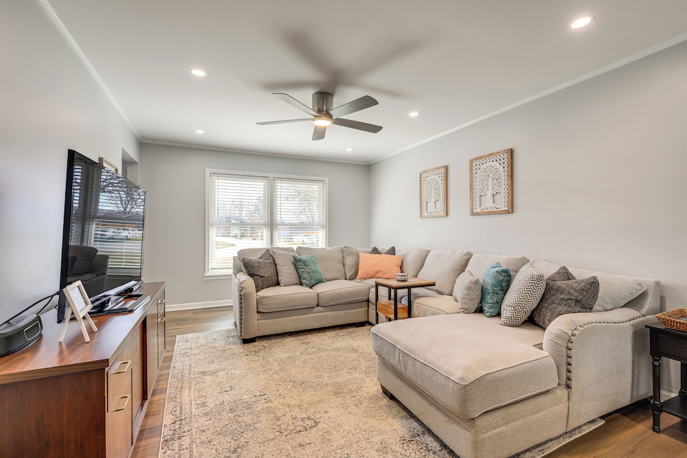 Papakea #d402 3 Bedroom Condo by RedAwning