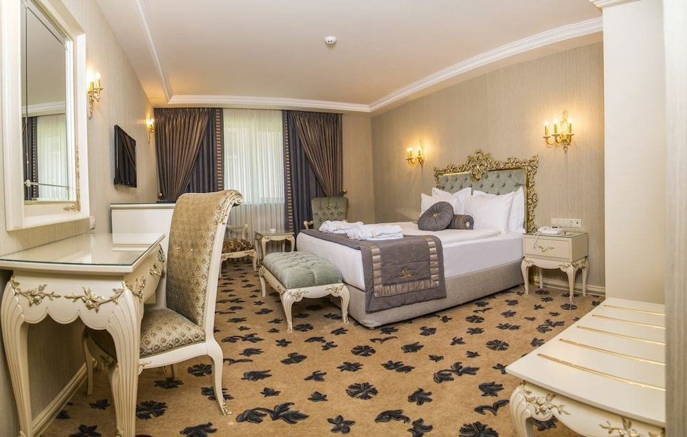 Cassiel Otel - Image 18