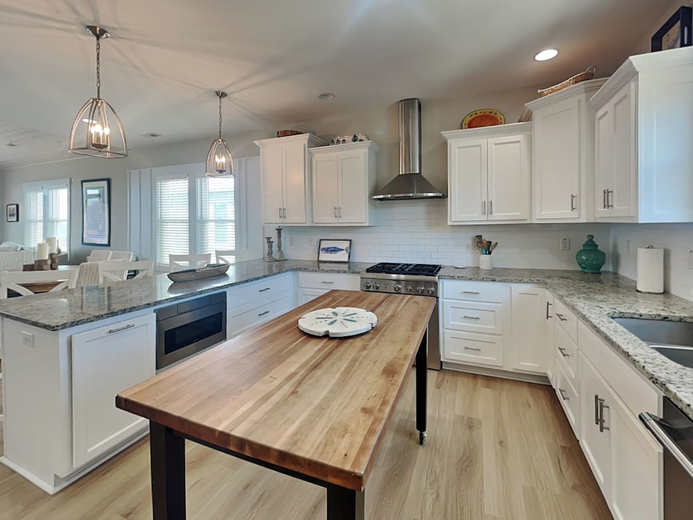 Queens Grant by Topsail Realty