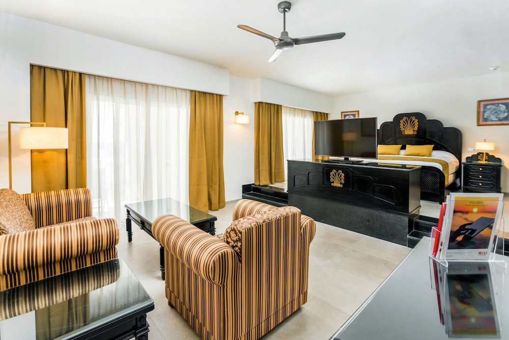 Puerto Vallarta Vacations - Hotel Riu Vallarta - All Inclusive - Property Image 16