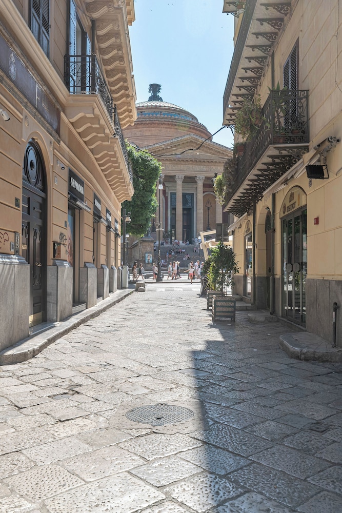 Olivella Apartment al Teatro Massimo view 2