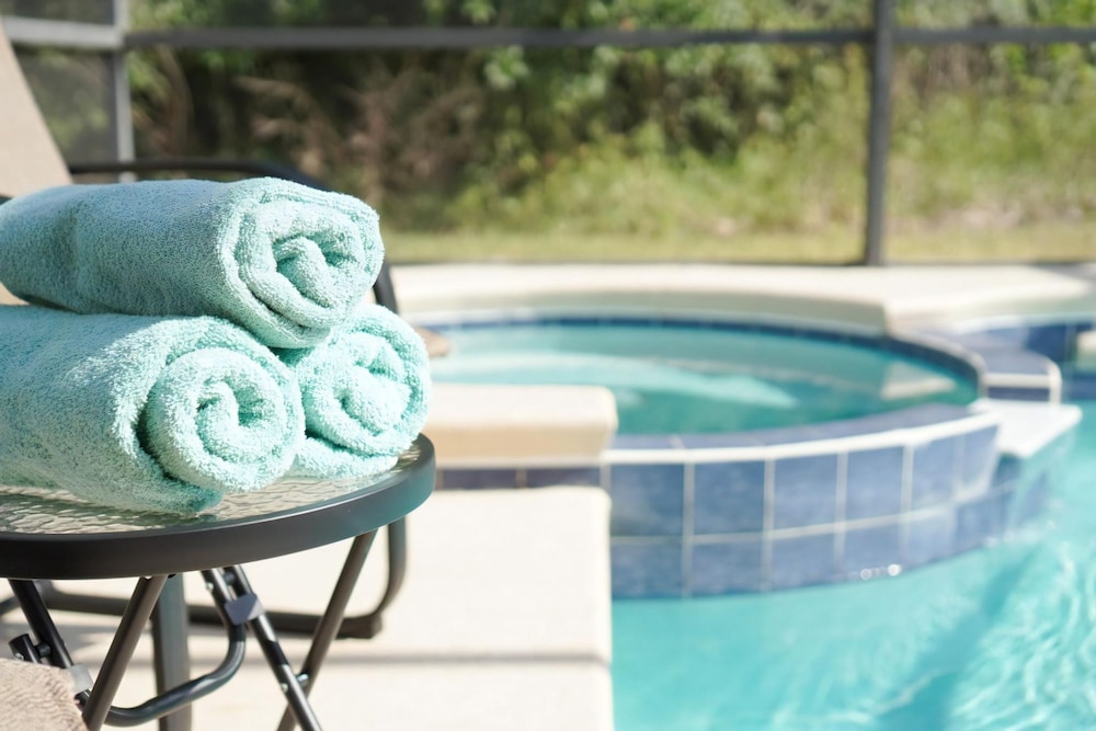 Emulsive Pool Home in Kissimmee 6 Miles to Disney