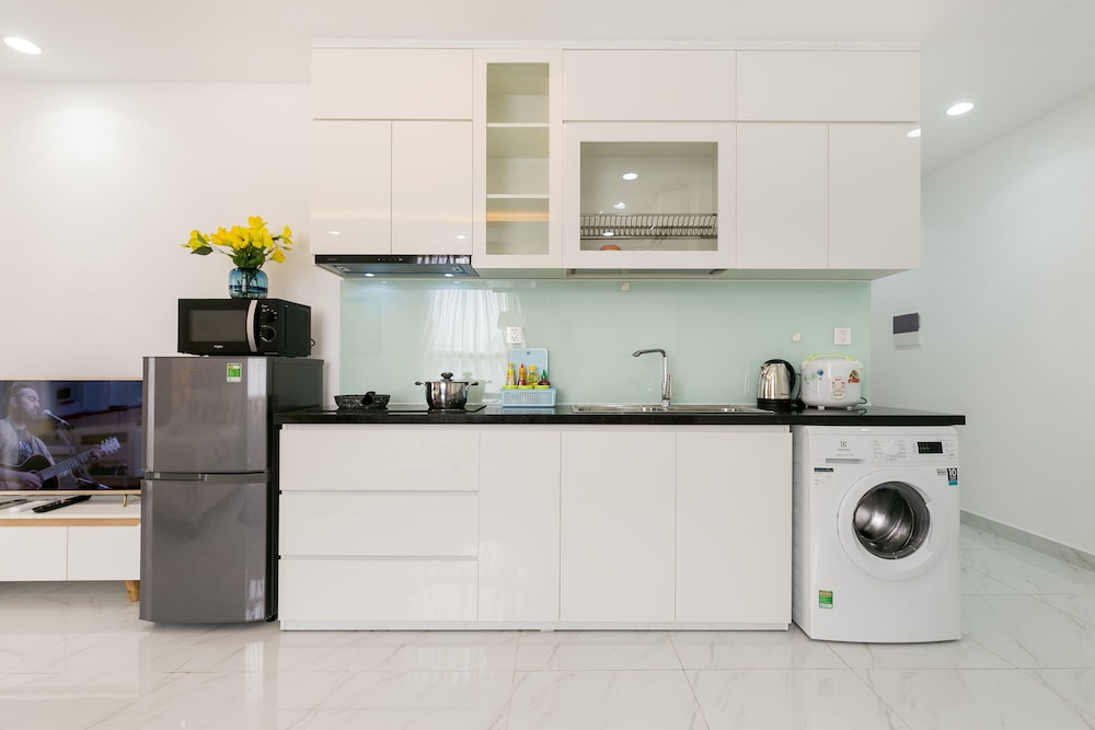 Jennifer House - Millenium Apartment
