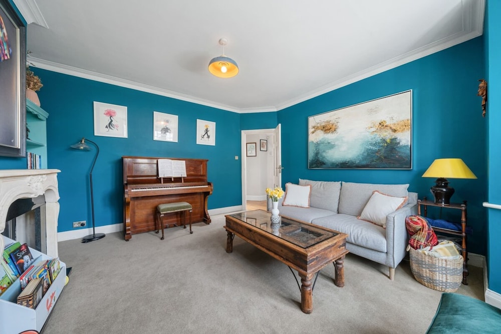 A Delightful 4-bedroom Home With a Private Garden