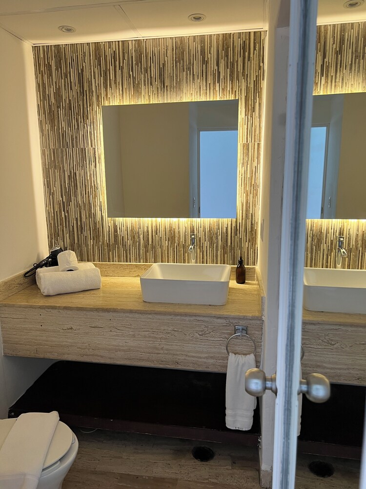 OvaCancun Apartments
